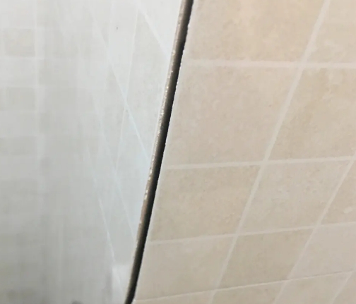 巴音郭楞瓷砖空鼓维修公司分享阳台瓷砖脱落的修复过程可以分为以下几个步骤